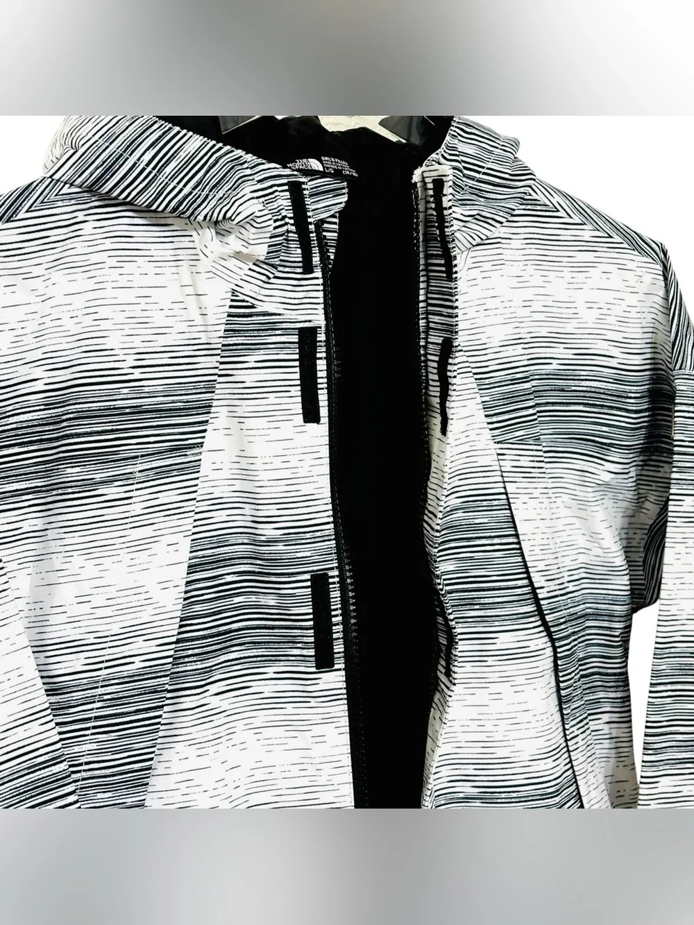 The North Face Girls Precita Rain Jacket Large 14/16 Black White Static Stripe